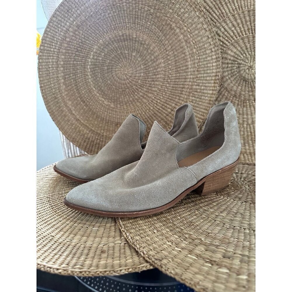 Lauren Conrad women’s size 8 heeled booties